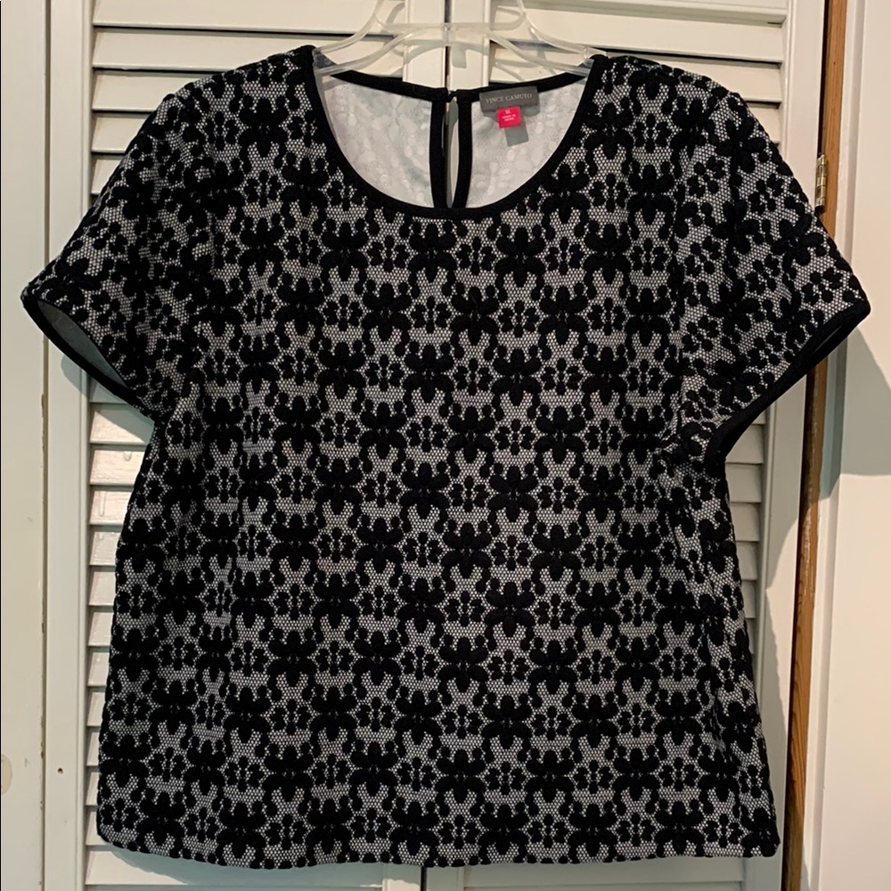 Vince Camuto flower top